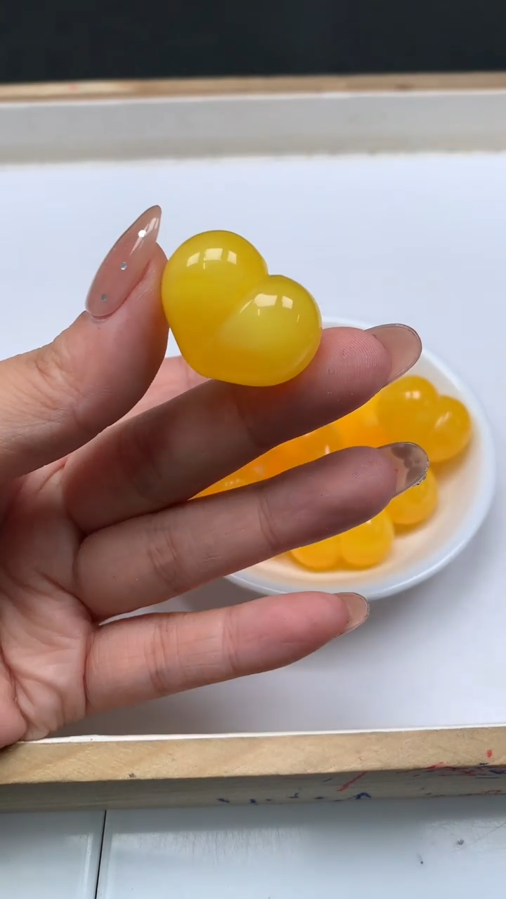 裸石蜜蜡未镶嵌E564 鸡油黄蜜 蜡 屁桃26*20*16mm1个8.8元