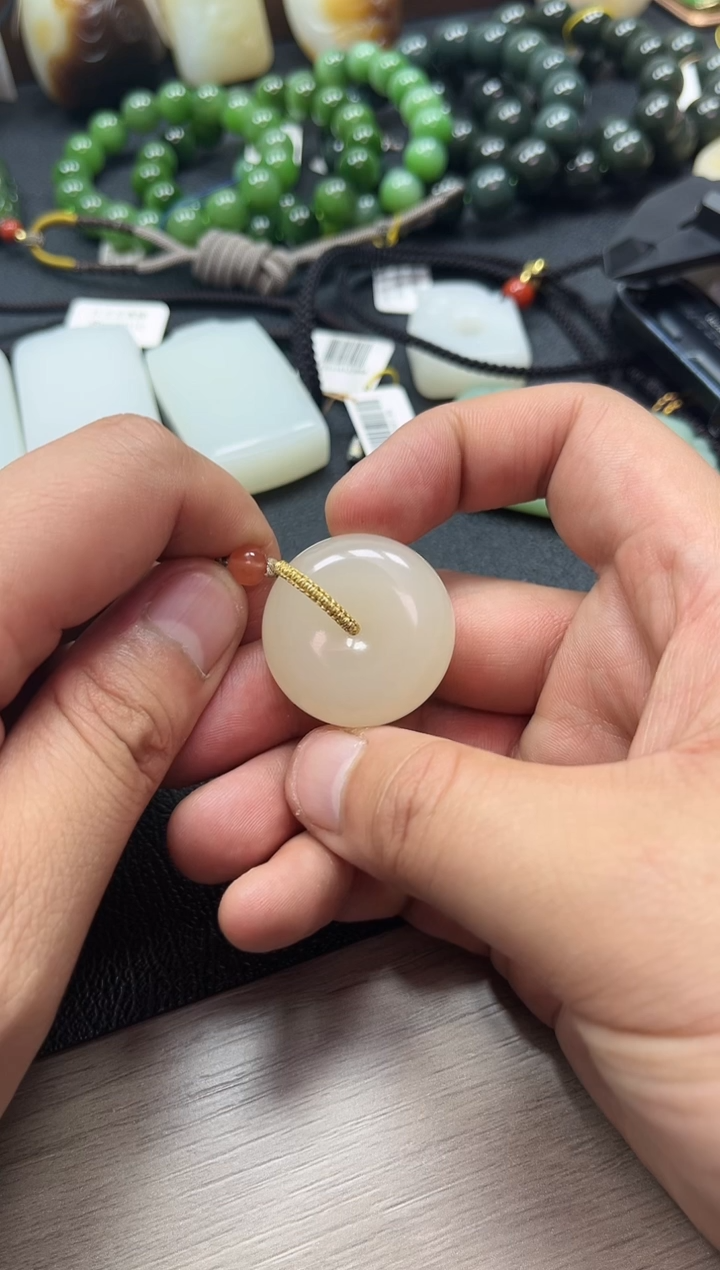 【闪购商品】和田玉颈饰未镶嵌平安扣
