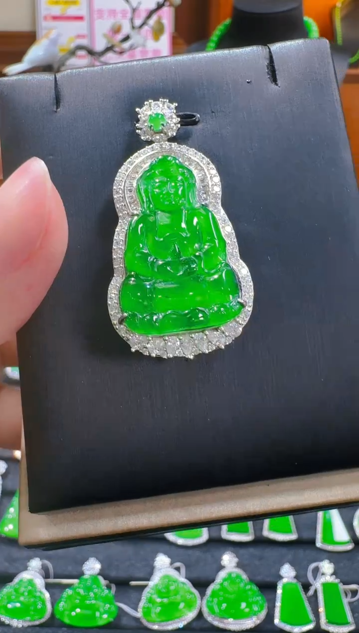 【闪购商品】翡翠吊坠(赠链)银S925镶嵌天然a货翡翠