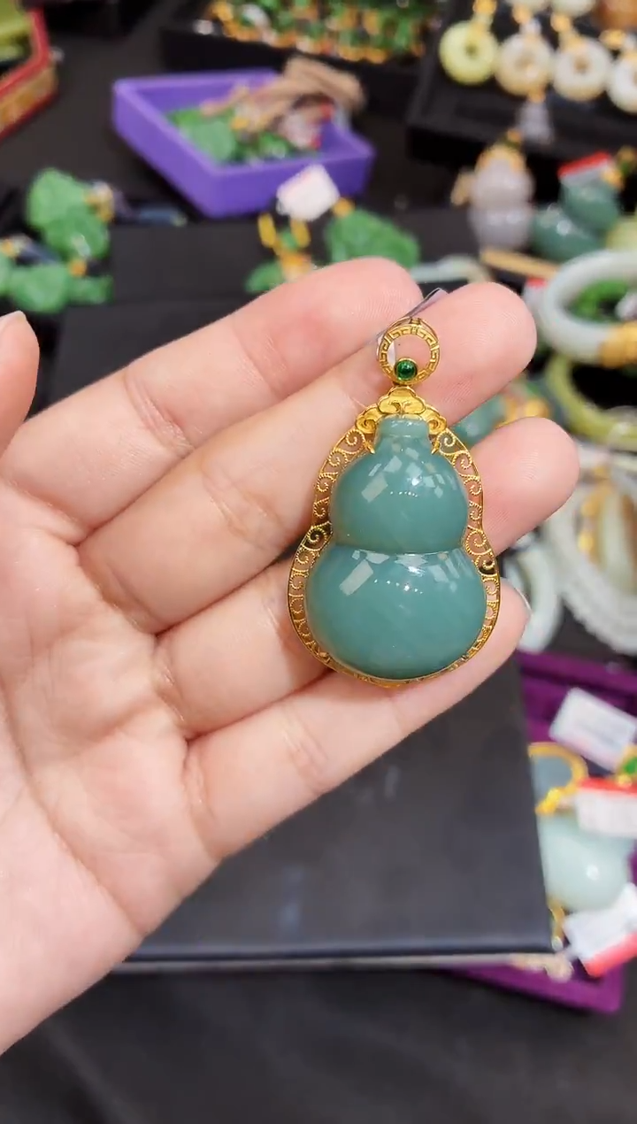 吊坠(赠链)18K金镶嵌和田玉L**琳多样性发一