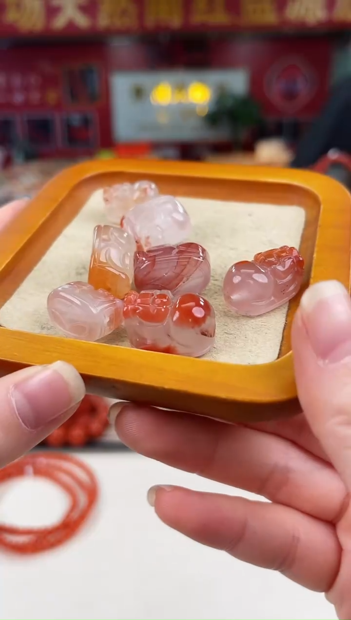 未镶嵌冰飘貔貅配饰南红玛瑙（多样式发其一）