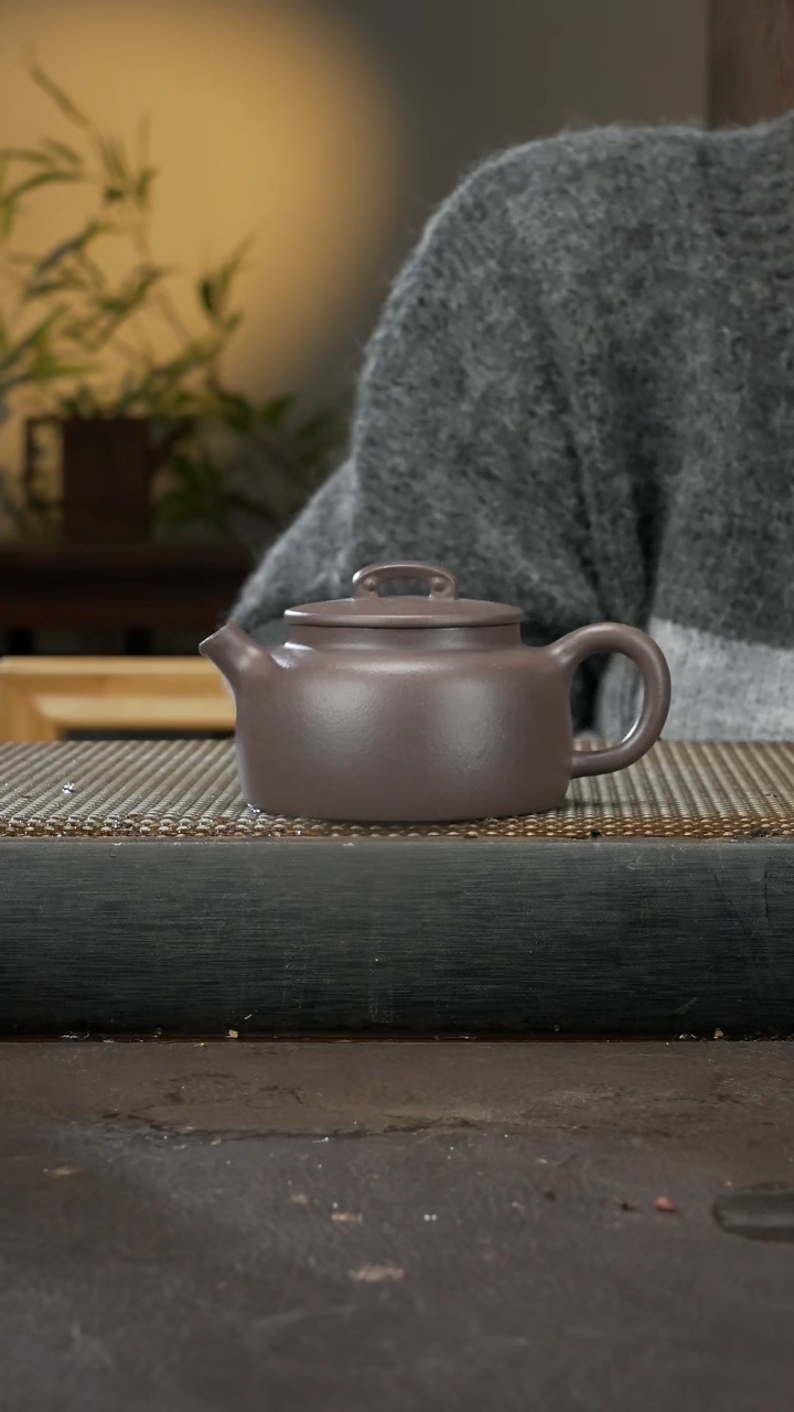 【闪购商品】紫砂茶壶青灰泥 如意汉瓦200cc 025