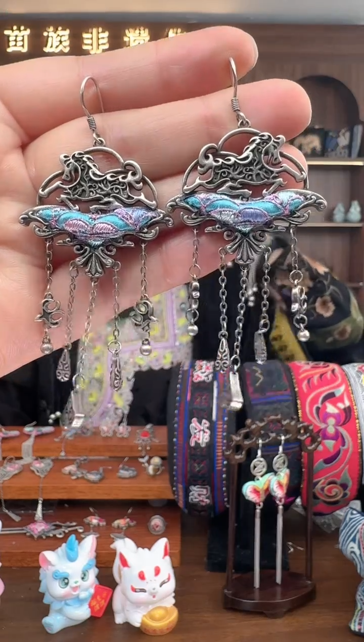 【闪购商品】织绣扶光苗绣传承282