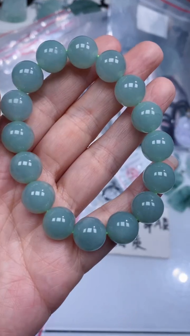颈饰未镶嵌翡翠手串
