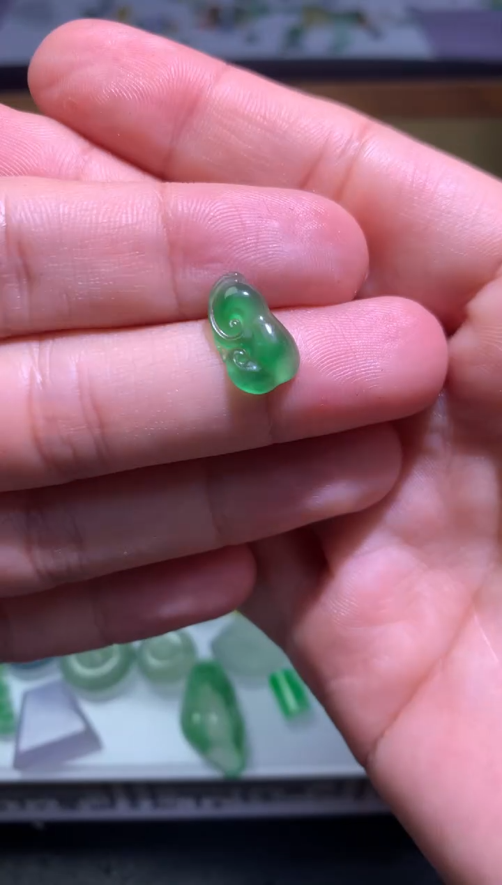 【闪购商品】定制翡翠未镶嵌毛货