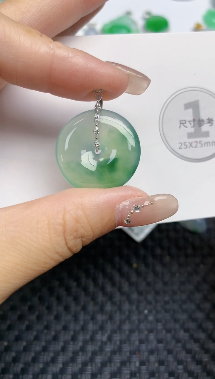 颈饰18K金镶嵌翡翠 天然缅甸A货翡翠百元以上9元证书费自理