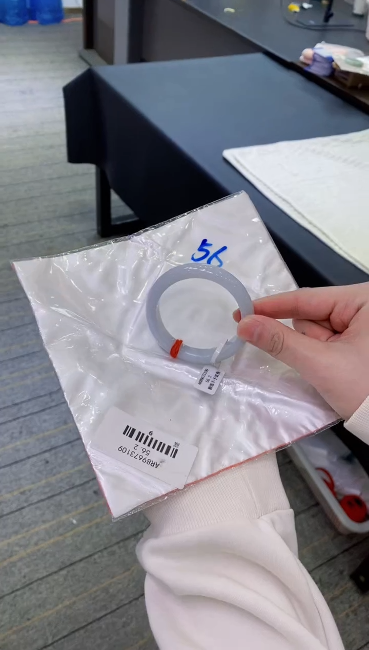 【闪购商品】翡翠手镯未镶嵌              