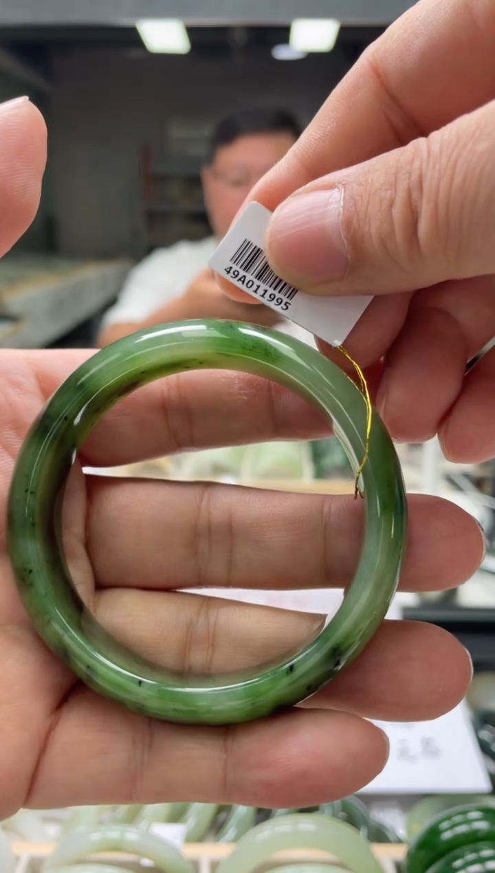 【闪购商品】和田玉手镯未镶嵌编码 1995圈口