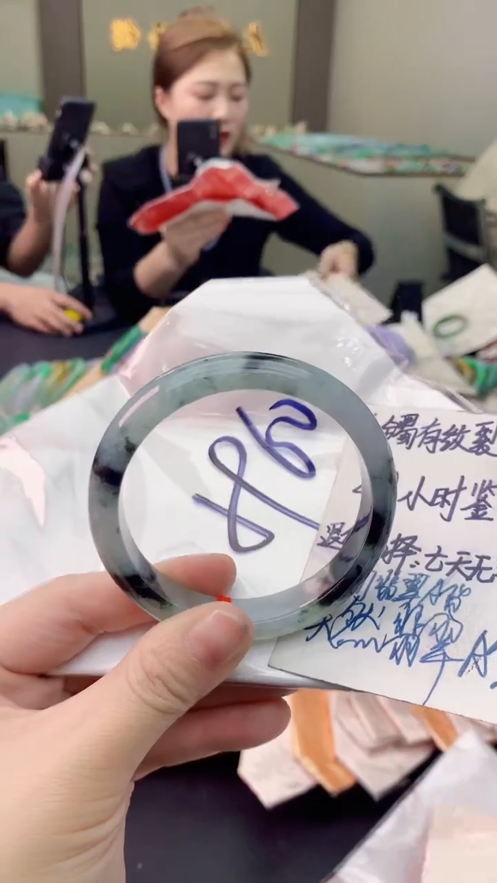 翡翠未镶嵌手镯0716791525