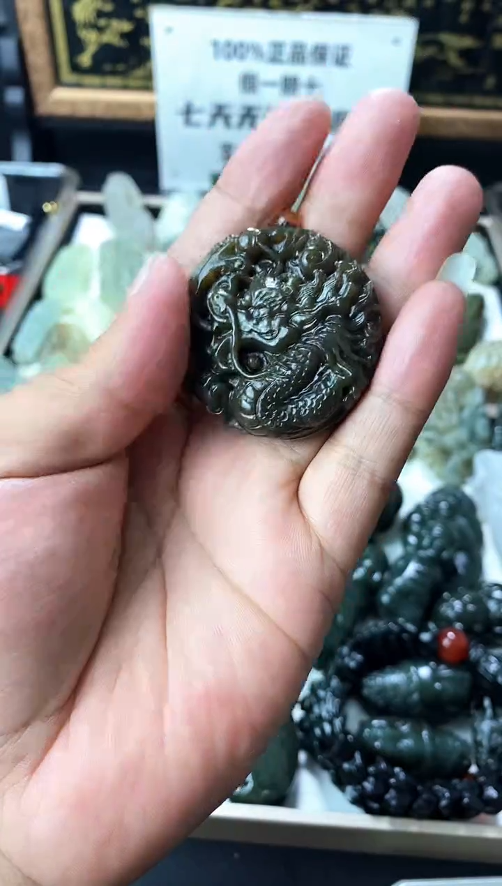 颈饰未镶嵌和田玉1