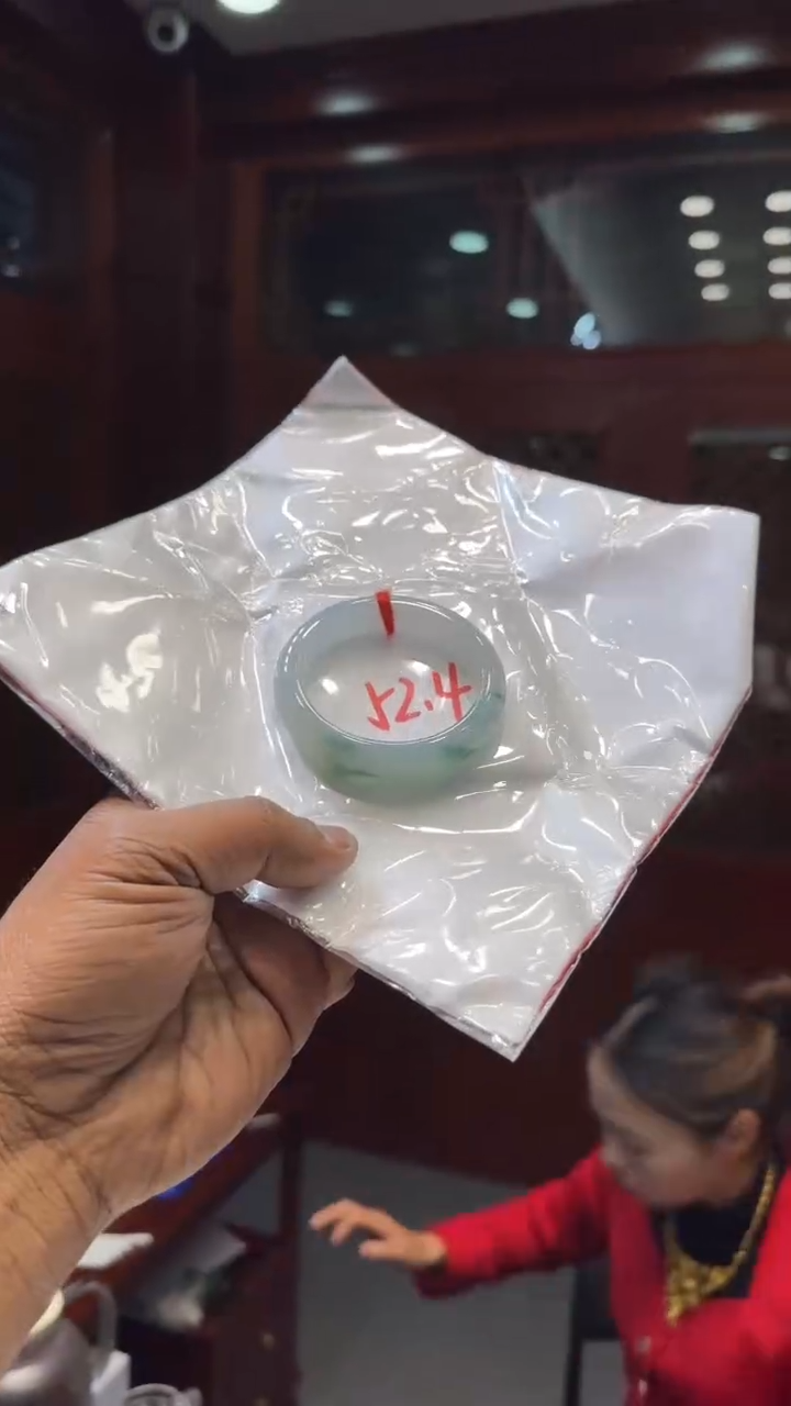 【闪购商品】翡翠手镯未镶嵌手镯