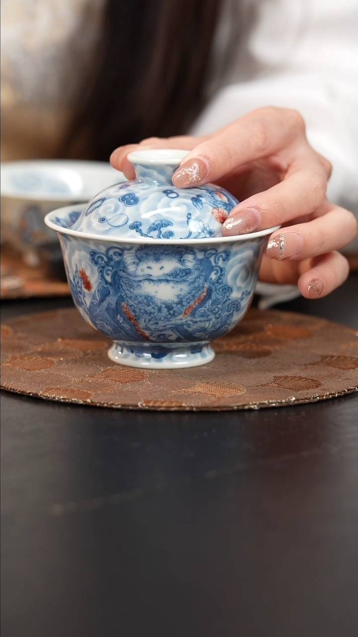 【闪购商品】杯屹朴堂釉里红金蟾盖碗
