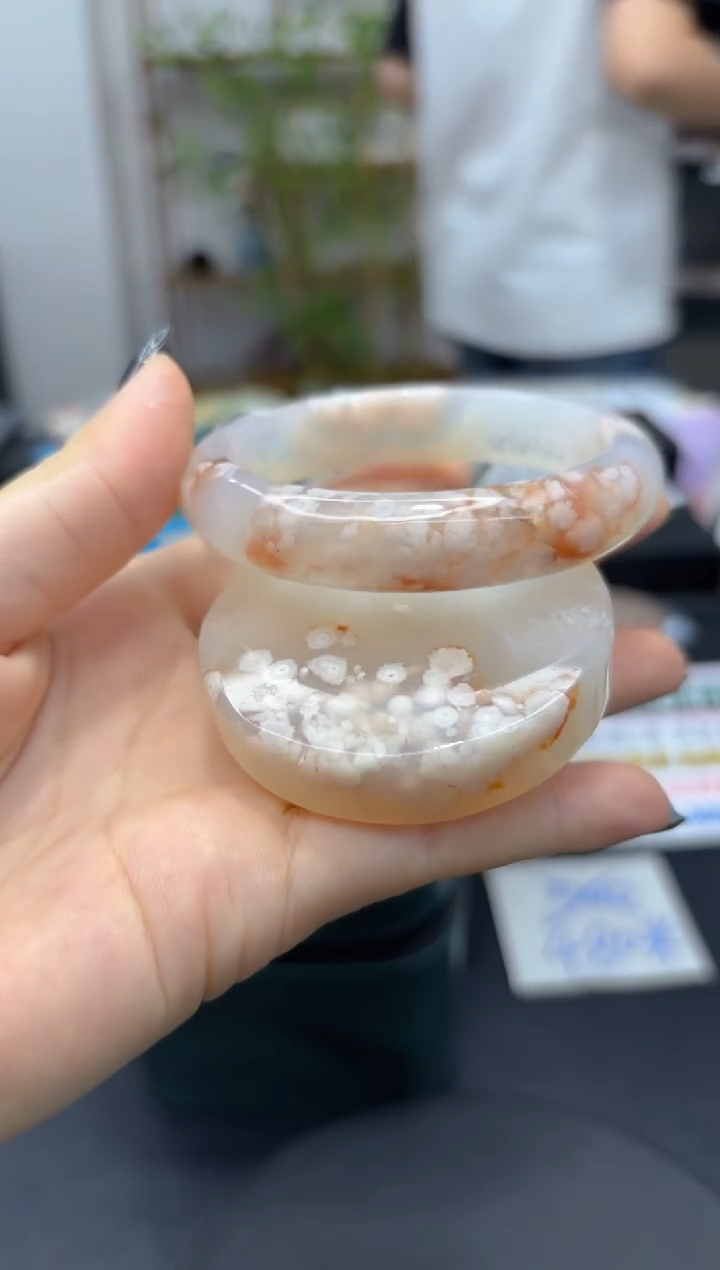 石英质玉手镯未镶嵌C688(56圈赠送镯心)