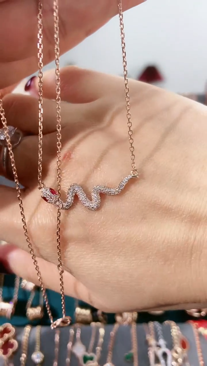 【闪购商品】钻石套链18K金镶嵌微笑蛇项链