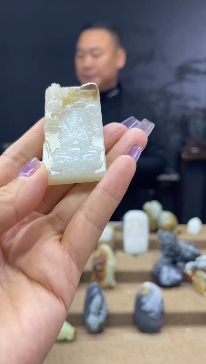 颈饰未镶嵌和田玉1