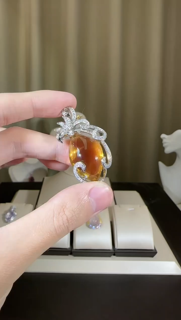 【闪购商品】黄晶颈饰银S925镶嵌19*29mm设计款