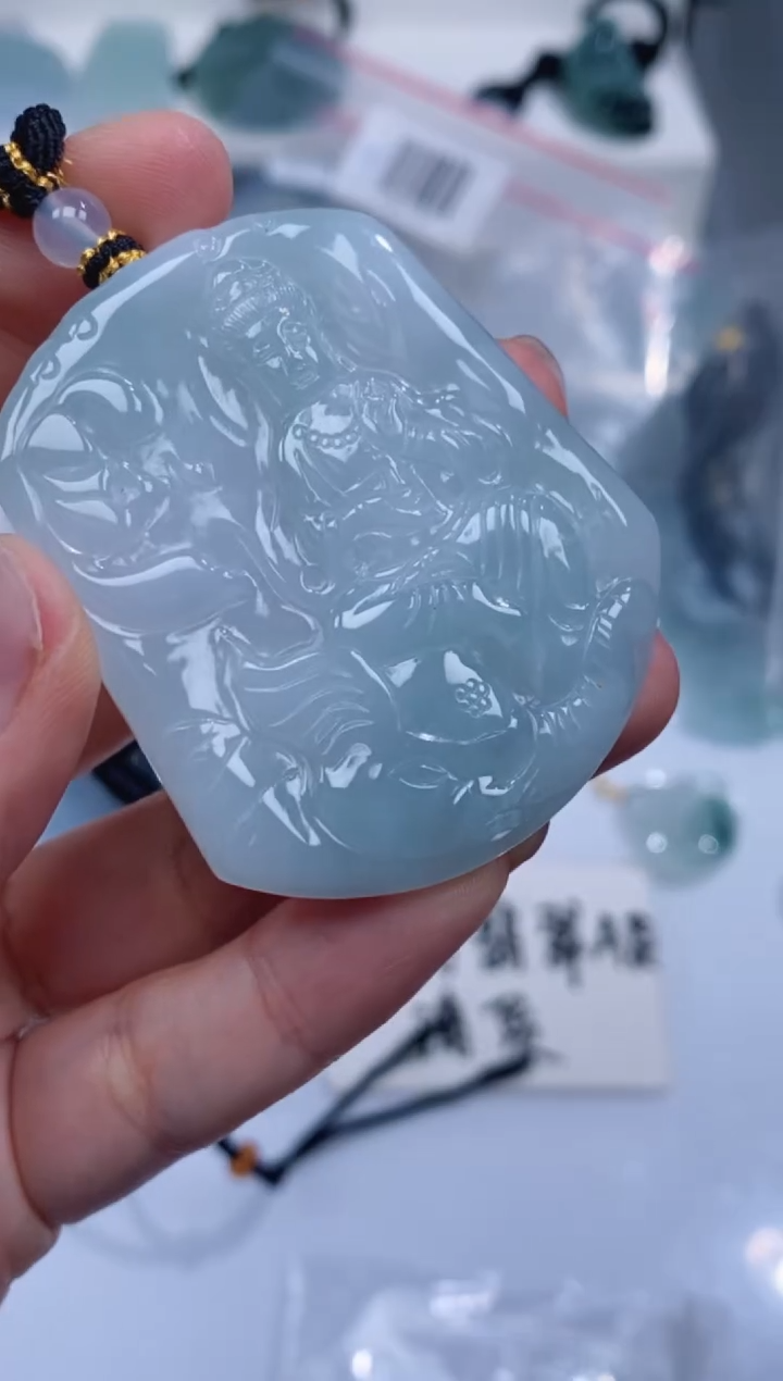 颈饰未镶嵌翡翠吊坠
