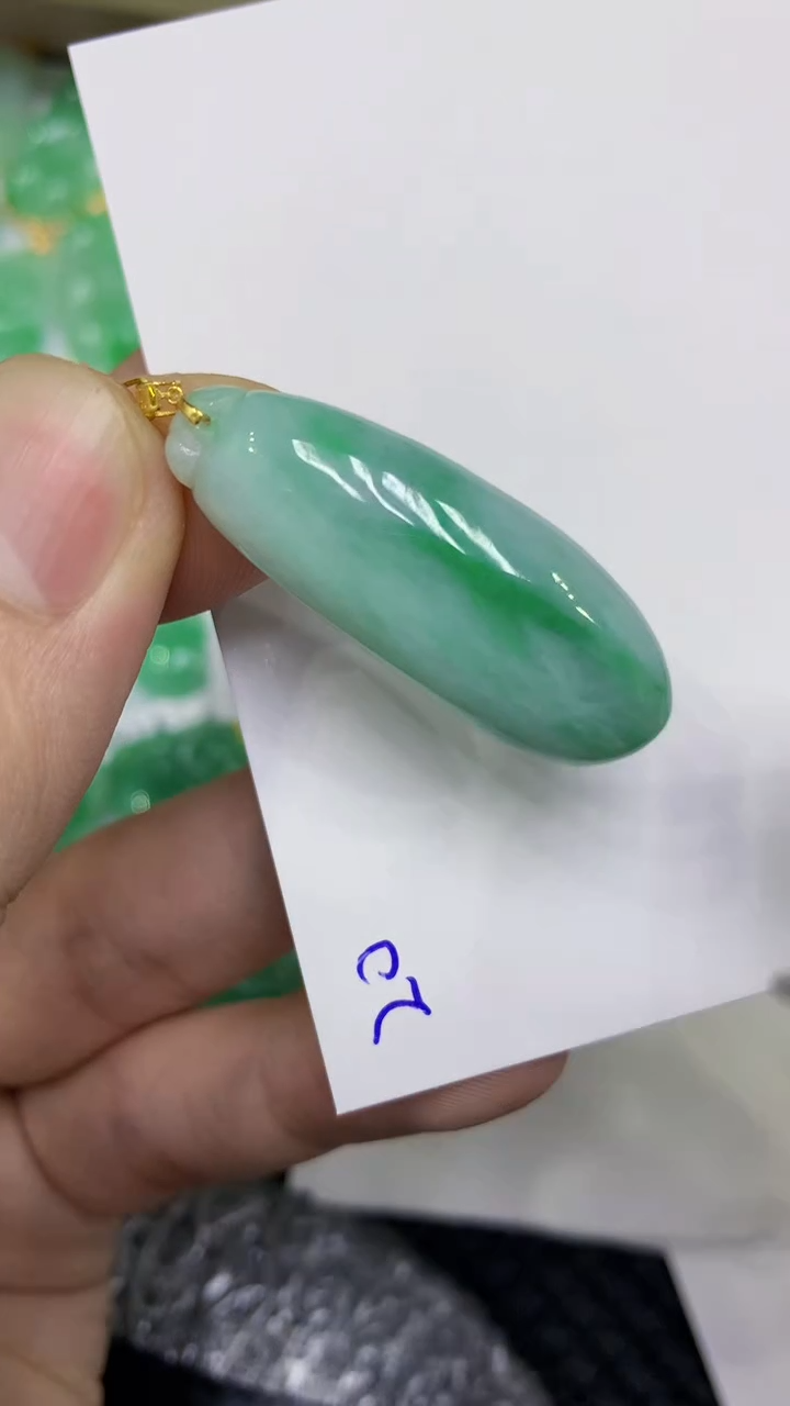 颈饰18K金镶嵌翡翠缅甸A货翡翠