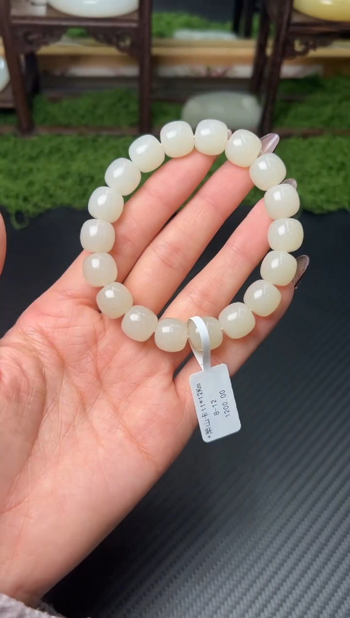 未镶嵌手串和田玉黑山微色差卡12