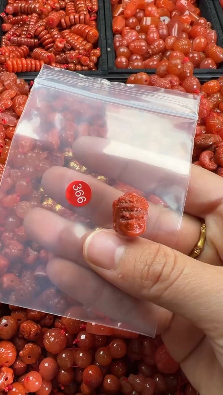 【闪购商品】南红玛瑙颈饰未镶嵌1