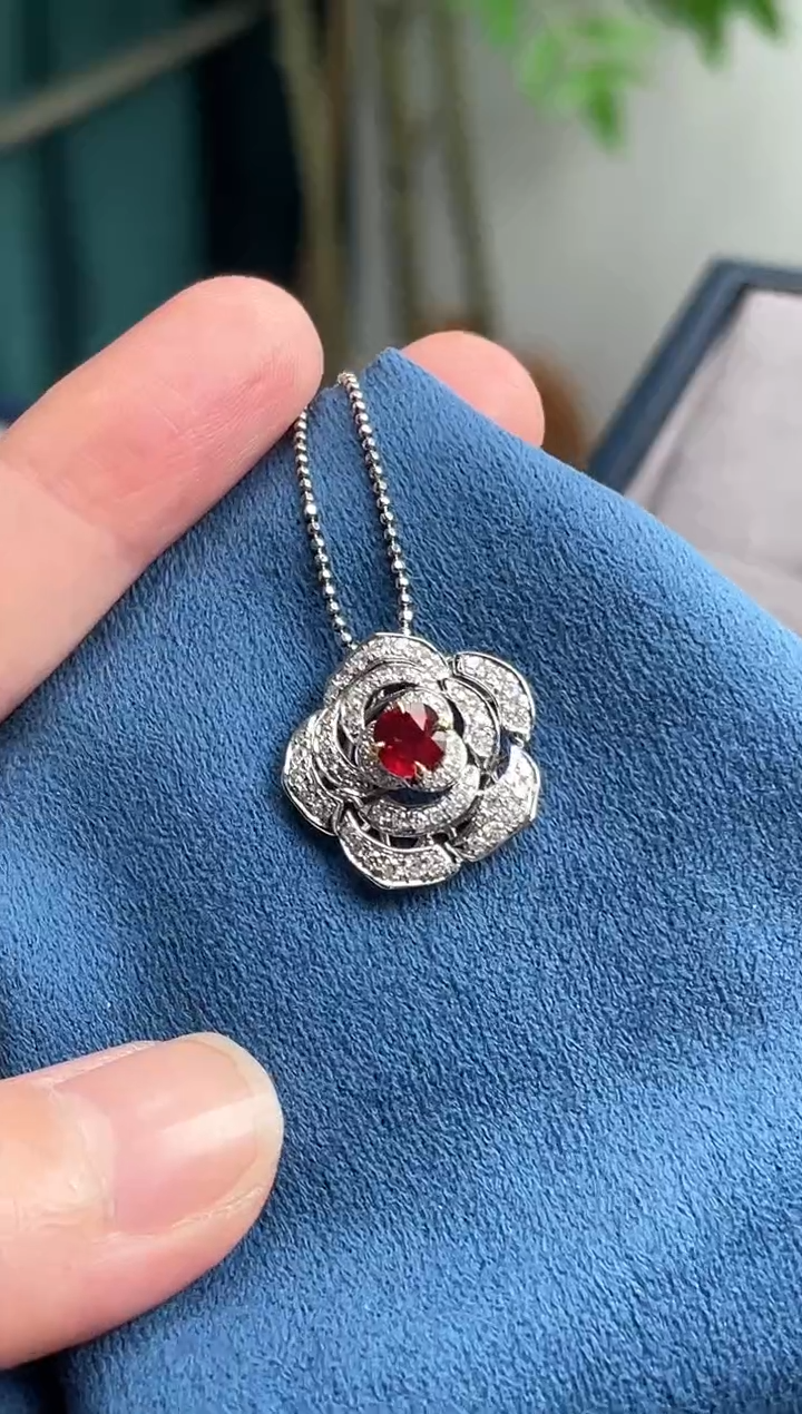 【闪购商品】红宝石颈饰18K金镶嵌吊坠