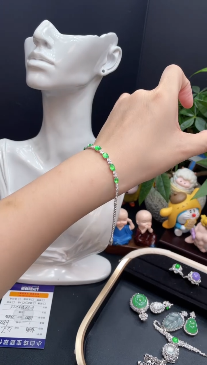 吊坠(不含链)18K金镶嵌翡翠白*味吊坠