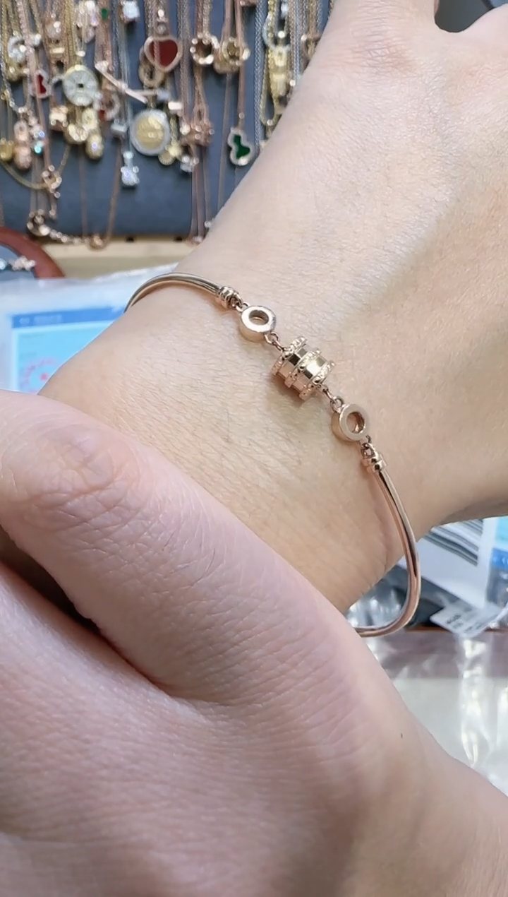 【闪购商品】18K金手链多样性发货发其一