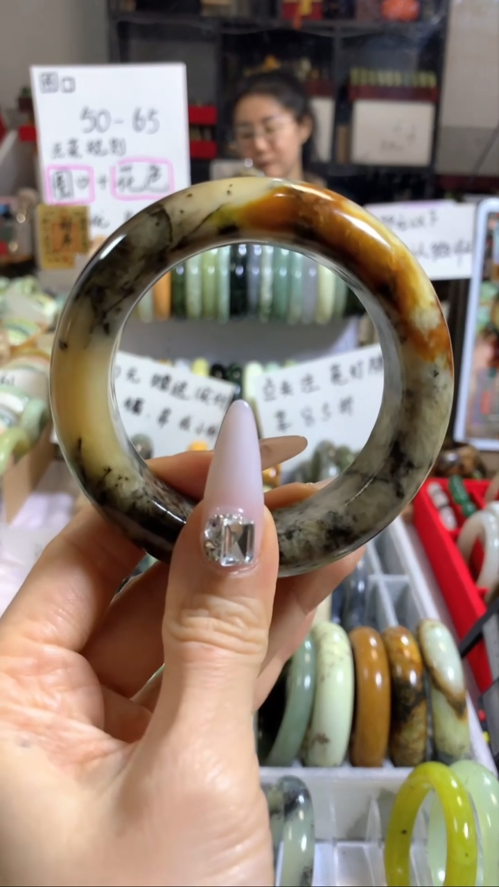 未镶嵌岫玉手镯62 56+