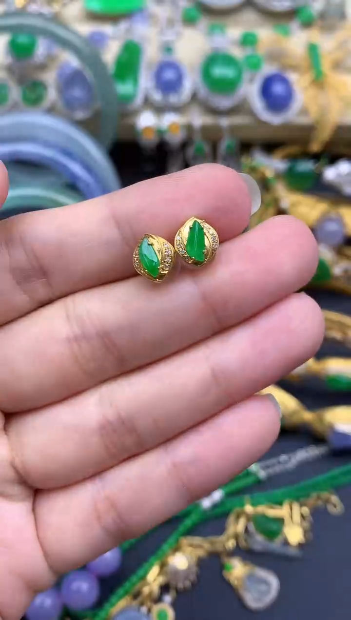 颈饰18K金镶嵌翡翠347-春日珠宝