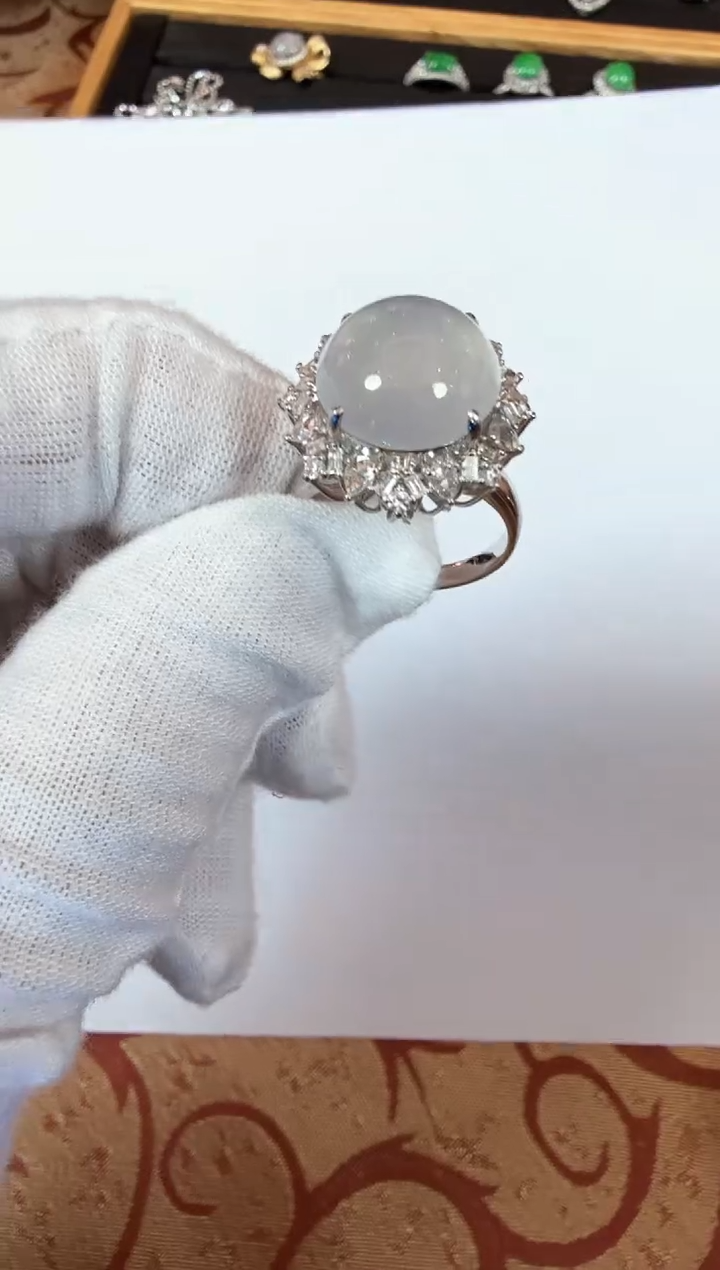 18K金镶嵌戒指翡翠T100781