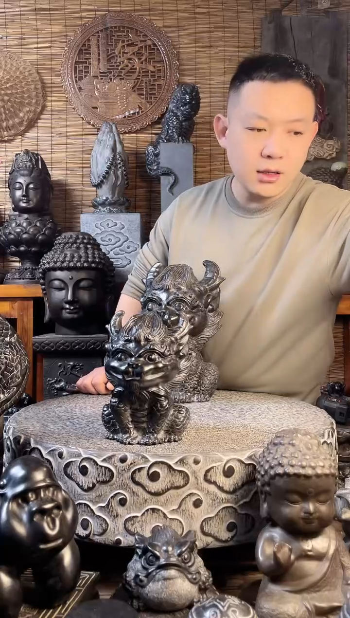 【闪购商品】20带角Q版麒麟天然青石雕刻