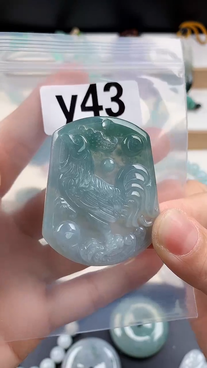 颈饰未镶嵌翡翠W****马天然翡翠吊坠挂件