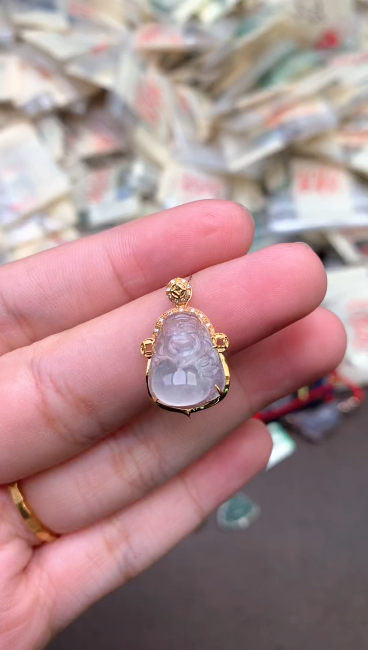 18K金镶嵌挂件翡翠— 