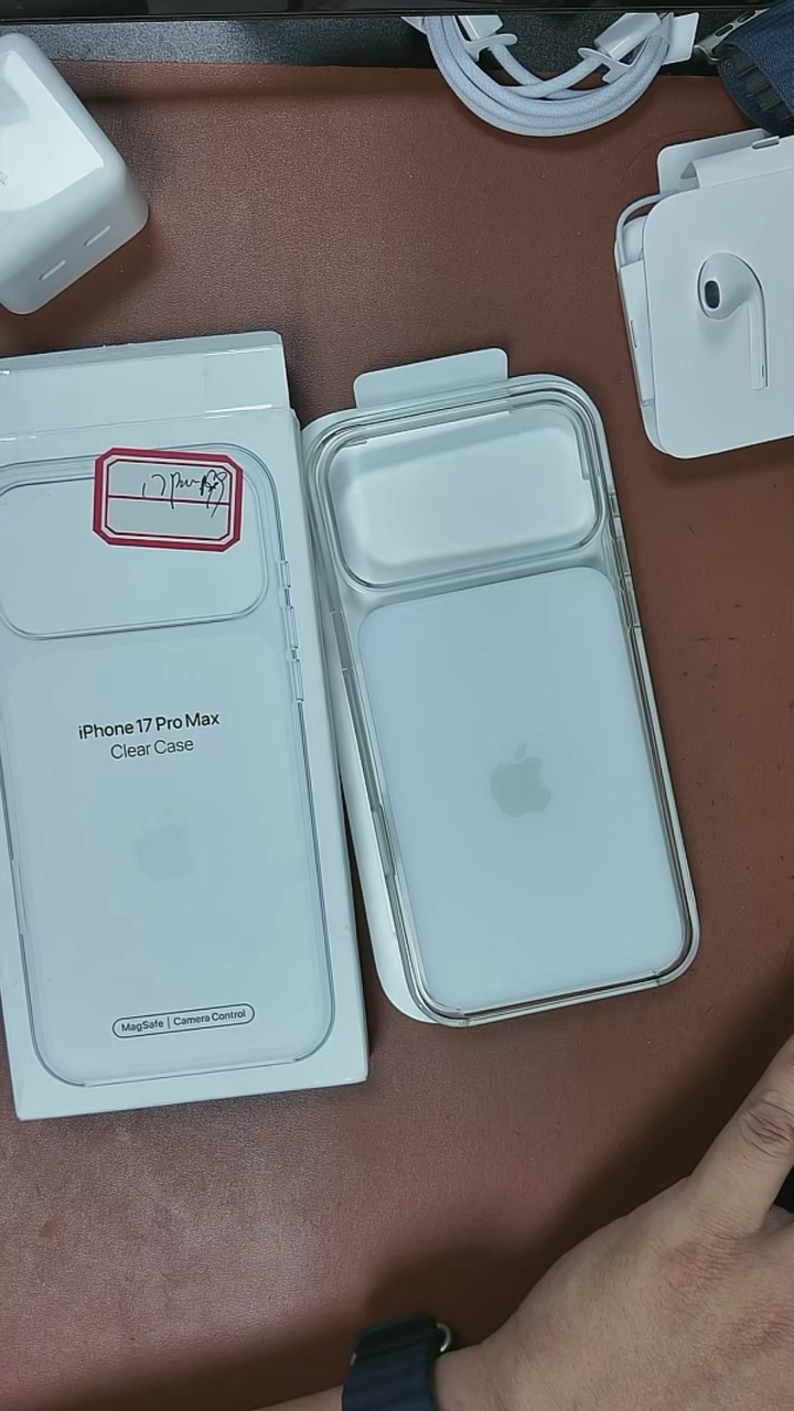 99新鹤**山17PM  透明 小划痕