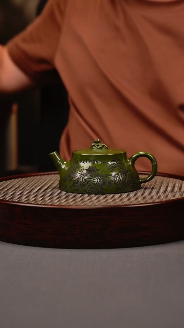 茶壶紫砂绿泥 太湖石钮 刻绘