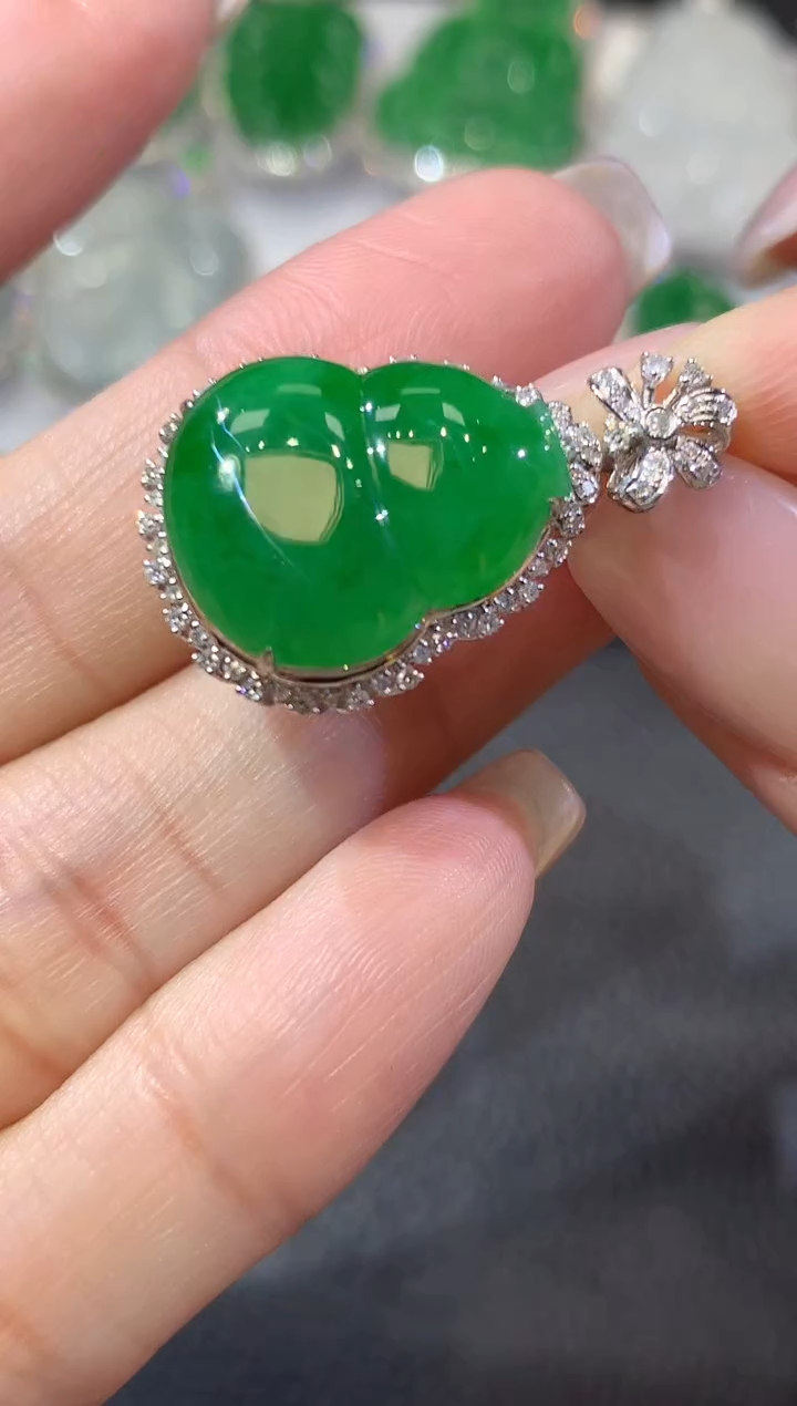 翡翠18K金镶嵌吊坠(不含链)A69