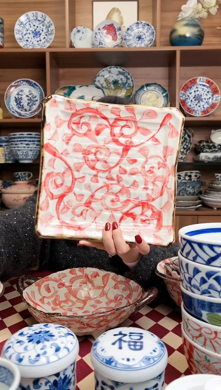 【闪购商品】瓷片章鱼唐草 四方盘 浅盘 （赤）