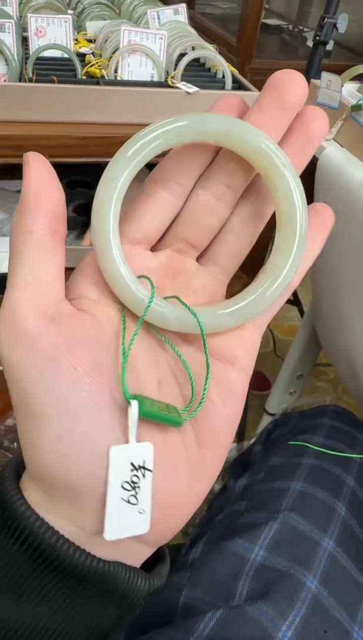 未镶嵌手镯和田玉56