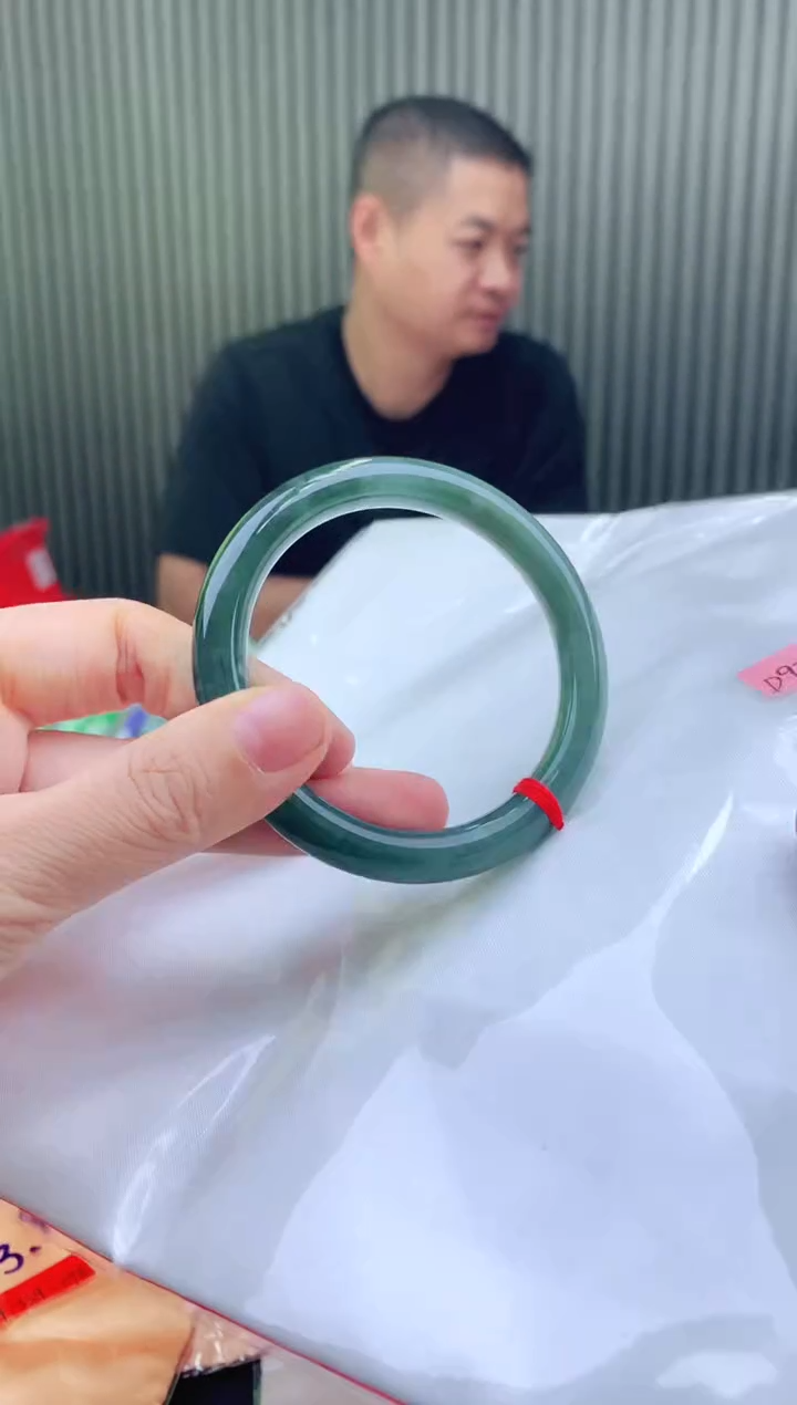 未镶嵌手镯翡翠56+