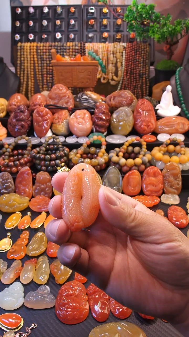 石英质玉未镶嵌珠宝半成品吊坠