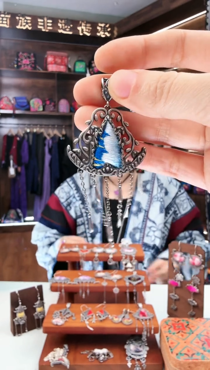 【闪购商品】织绣53蚩梦苗族古绣