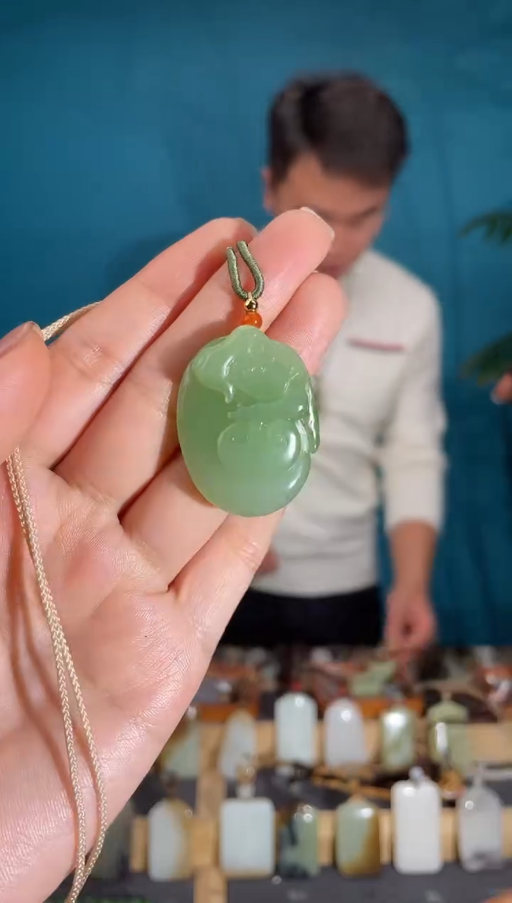 颈饰未镶嵌和田玉1