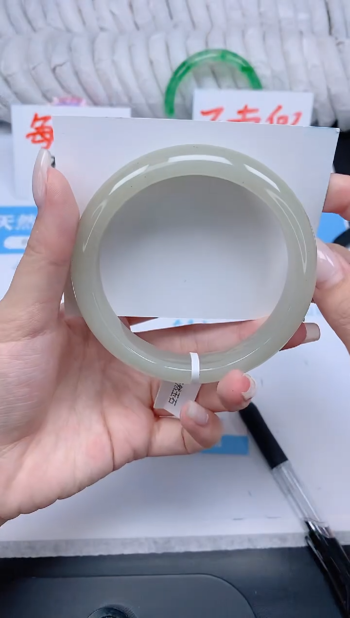 石英质玉手镯未镶嵌K156-65
