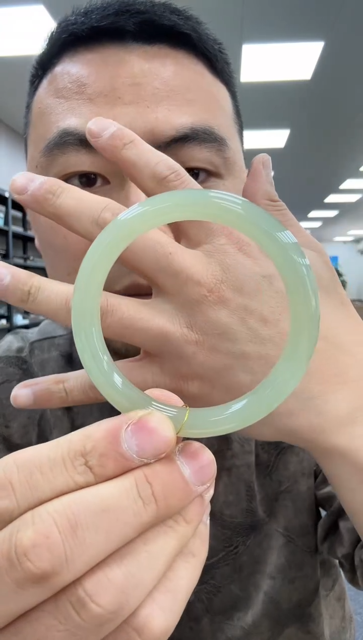 【闪购商品】和田玉手镯未镶嵌55-56  659