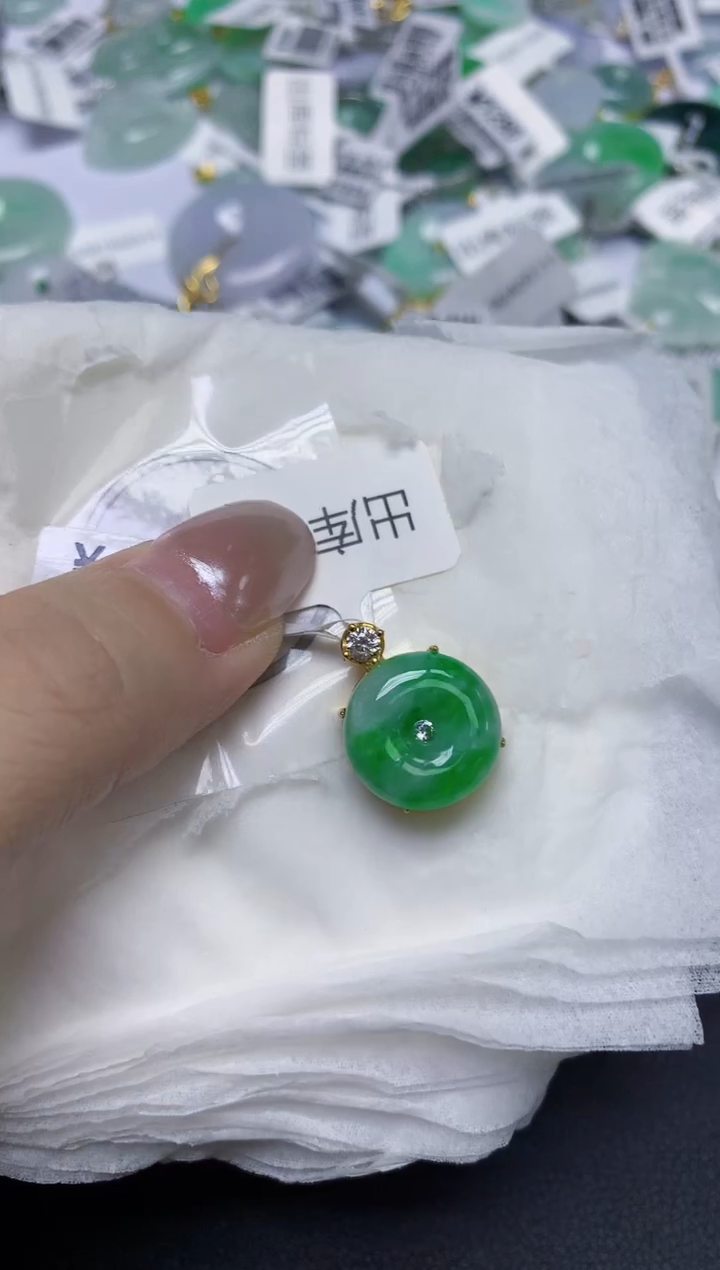 颈饰未镶嵌翡翠天然缅甸翡翠A货多样性发一件