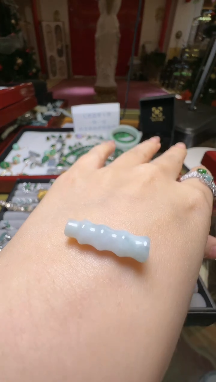 【闪购商品】翡翠吊坠(不含链)未镶嵌翡翠