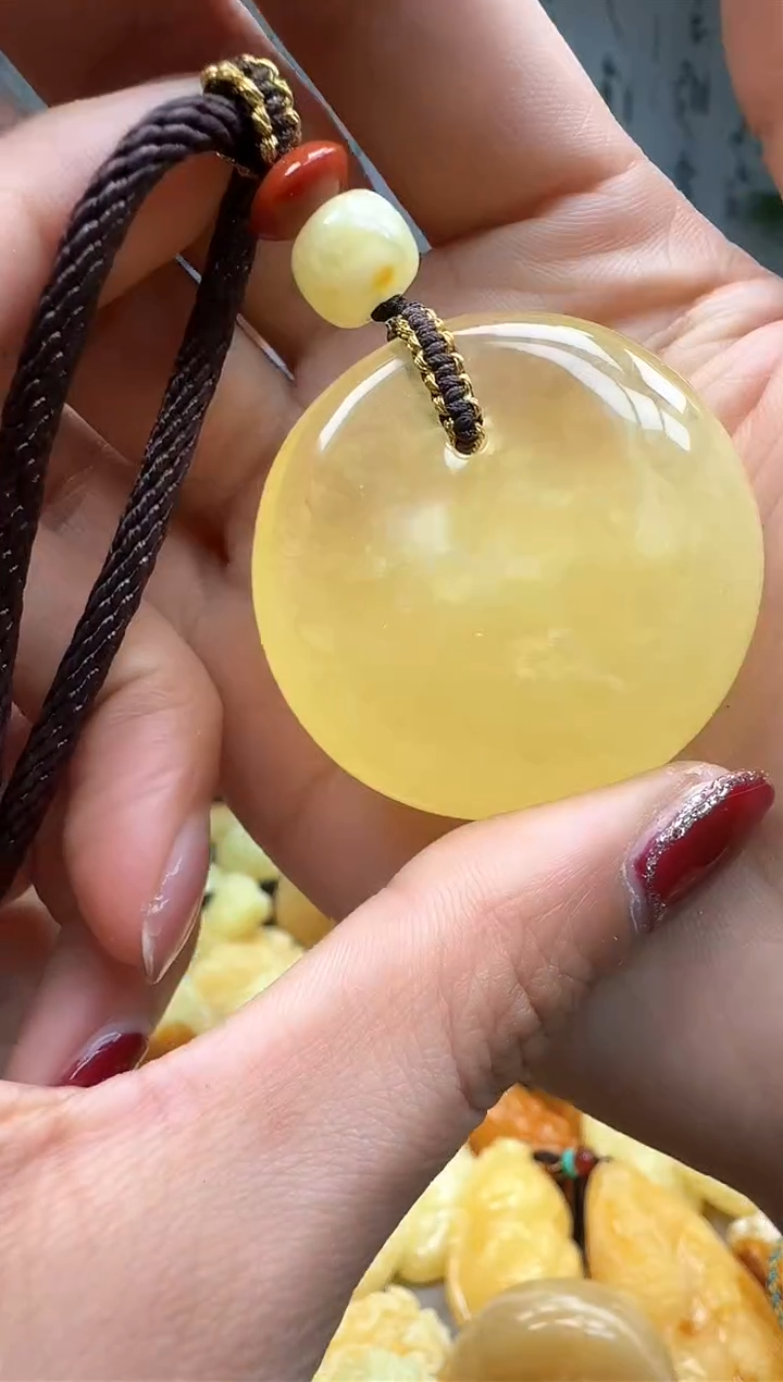 【闪购商品】琥珀裸石未镶嵌挂坠