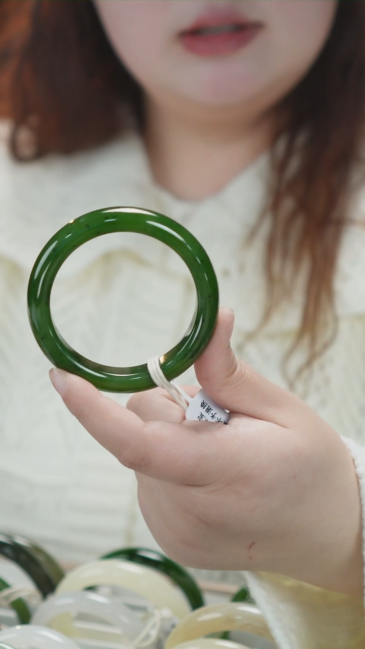 【闪购商品】和田玉手镯未镶嵌天然和田玉手镯拍一发一56