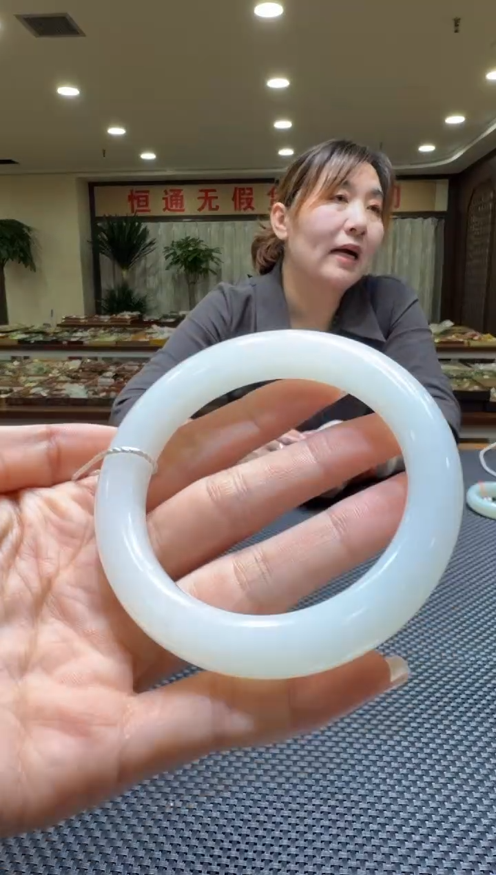 颈饰未镶嵌和田玉手镯59