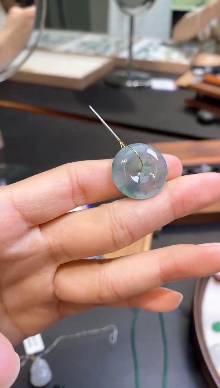 【闪购商品】翡翠未镶嵌颈饰平安扣